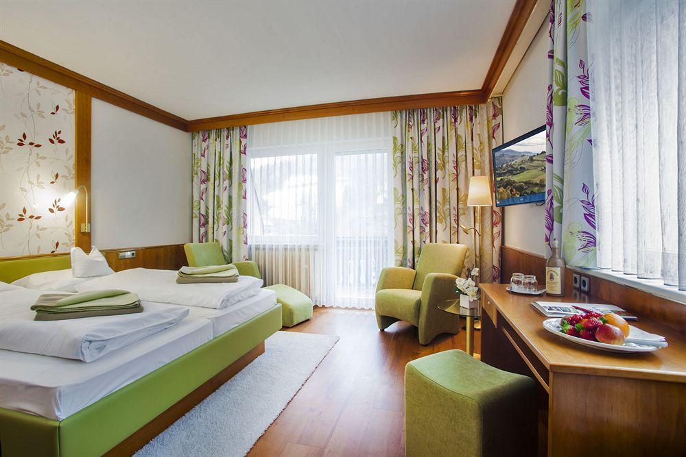 Flair Hotel Adlerbad บาด ปีเตอร์สตัล กรีสบาค ภายนอก รูปภาพ