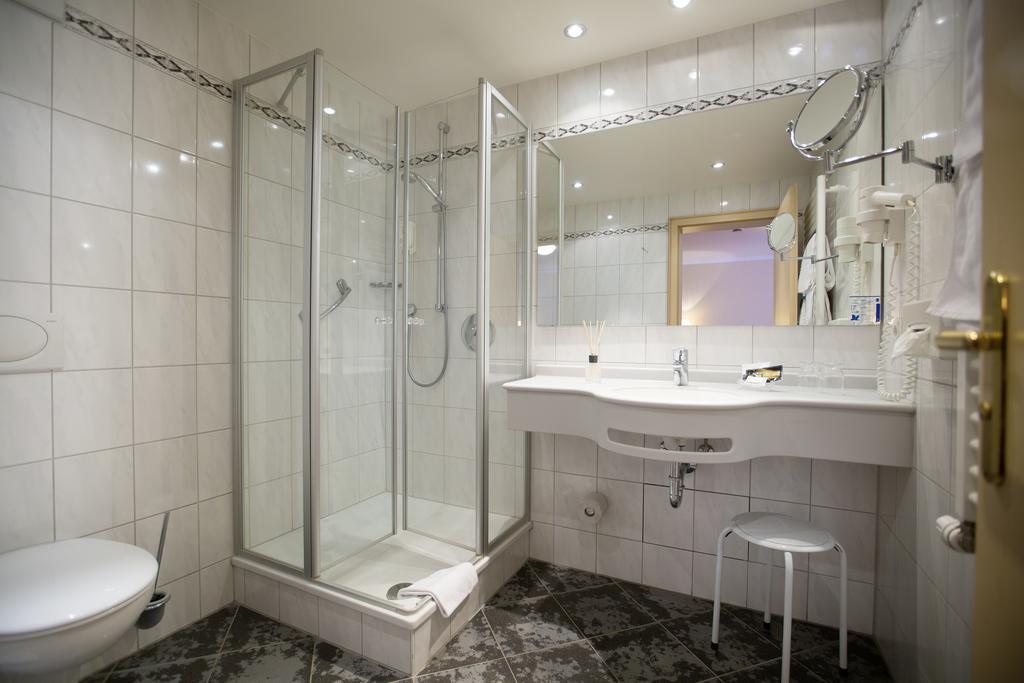 Flair Hotel Adlerbad บาด ปีเตอร์สตัล กรีสบาค ภายนอก รูปภาพ