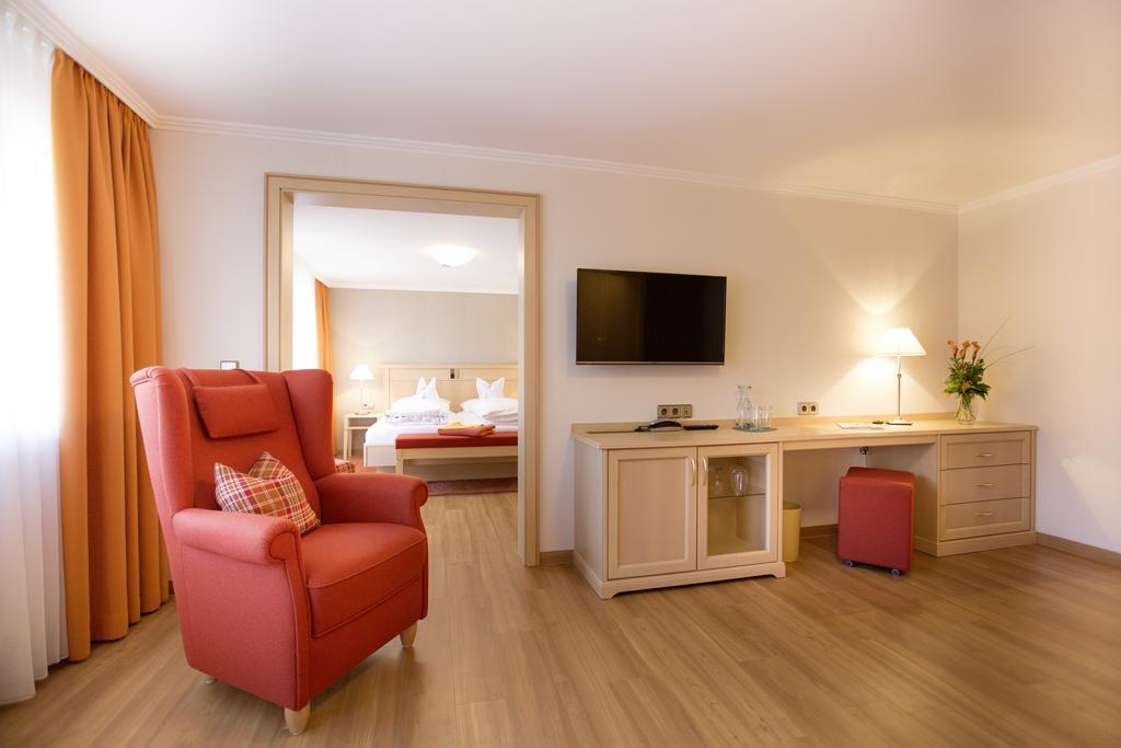 Flair Hotel Adlerbad บาด ปีเตอร์สตัล กรีสบาค ภายนอก รูปภาพ