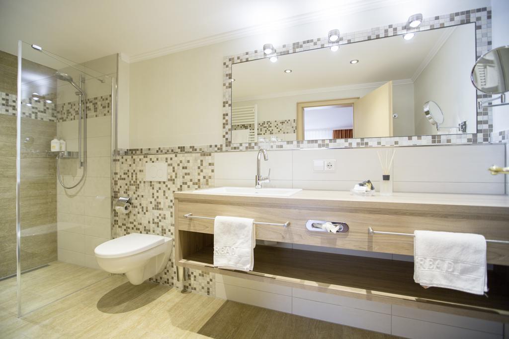 Flair Hotel Adlerbad บาด ปีเตอร์สตัล กรีสบาค ภายนอก รูปภาพ