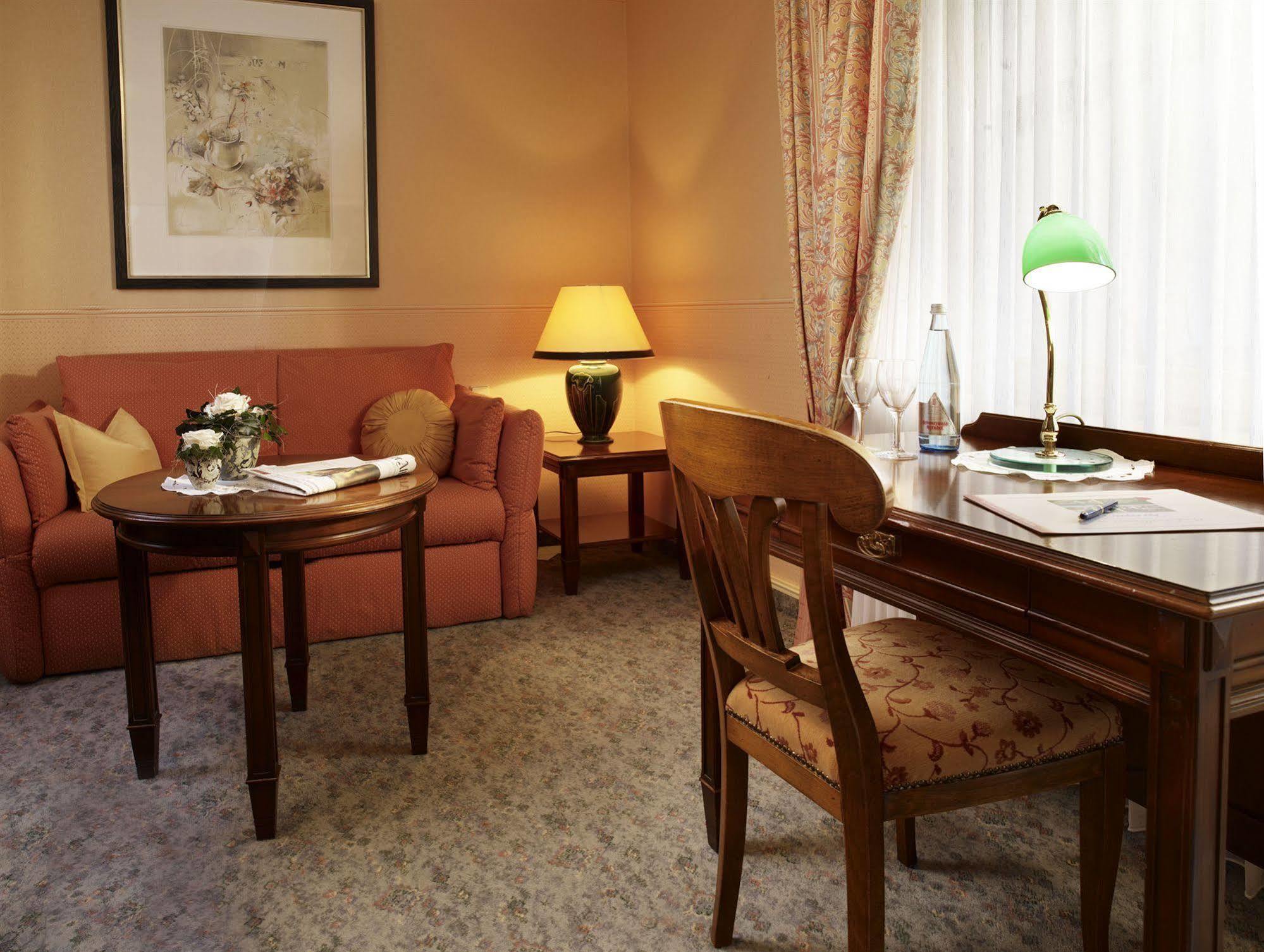 Flair Hotel Adlerbad บาด ปีเตอร์สตัล กรีสบาค ภายนอก รูปภาพ