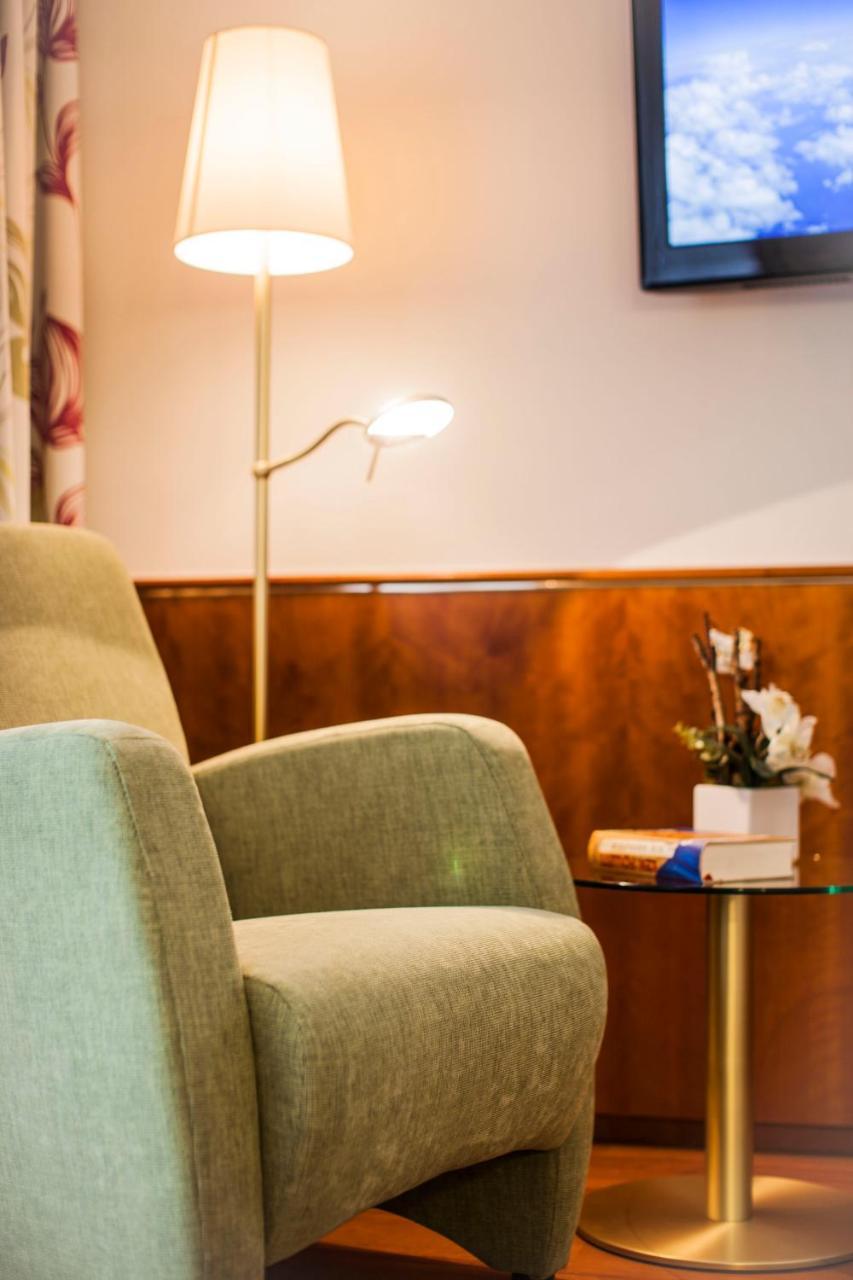 Flair Hotel Adlerbad บาด ปีเตอร์สตัล กรีสบาค ภายนอก รูปภาพ